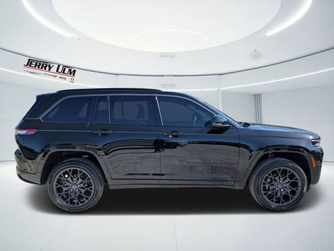 New 2026 Jeep Grand Cherokee Summit w/ Obsidian Package AWD/4WD image 2