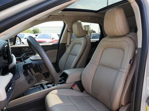 Used 2023 Lincoln Corsair AWD w/ Equipment Group 101A image 34