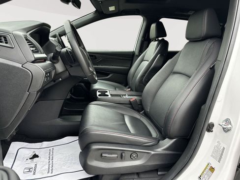 Certified 2024 Honda Odyssey Sport image 6