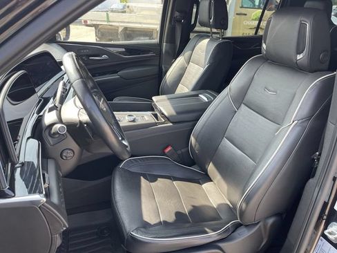 Used 2023 Cadillac Escalade ESV Sport AWD/4WD image 11