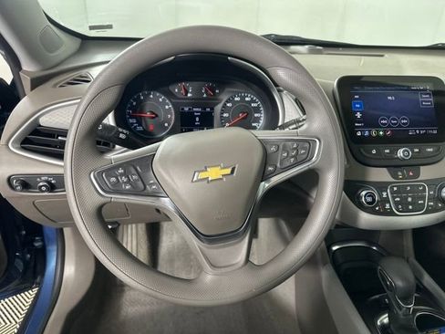 Used 2025 Chevrolet Malibu LT image 14