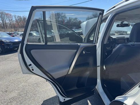 Used 2015 Toyota RAV4 Limited image 30