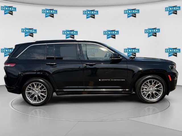 Certified 2022 Jeep Grand Cherokee Summit w/ Adv Protech Group IV AWD/4WD image 7