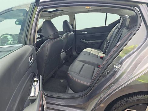 Used 2025 Nissan Altima 2.5 SR w/ SR Premium Package FWD image 7