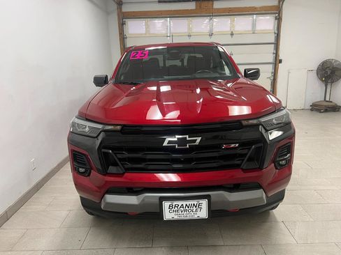 Used 2025 Chevrolet Colorado Z71 w/ Technology Package AWD/4WD image 14
