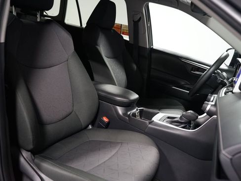 Certified 2025 Toyota RAV4 XLE AWD/4WD image 28