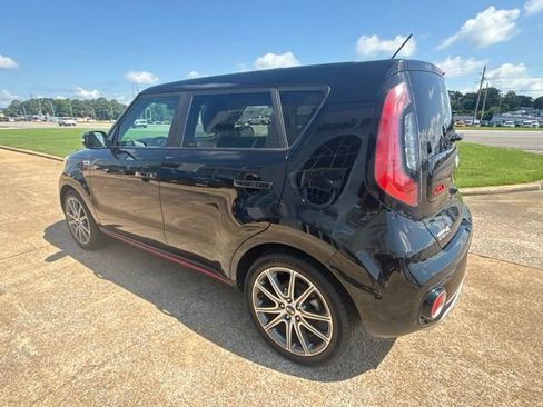 Used 2019 Kia Soul ! FWD image 6
