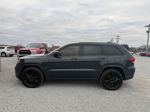 Used 2018 Jeep Grand Cherokee Altitude image 5