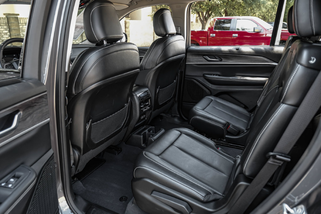 Used 2023 Jeep Grand Cherokee L Limited w/ Luxury Tech Group II AWD/4WD image 53