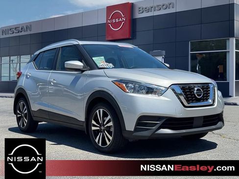 Certified 2020 Nissan Kicks SV FWD image 1