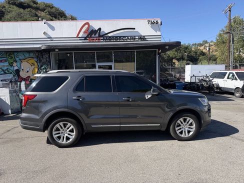 Used 2019 Ford Explorer XLT w/ Equipment Group 201A AWD/4WD image 3
