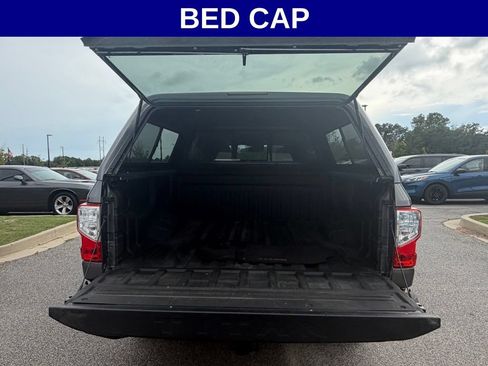 Used 2021 Nissan Titan SV w/ SV Convenience Package RWD image 11