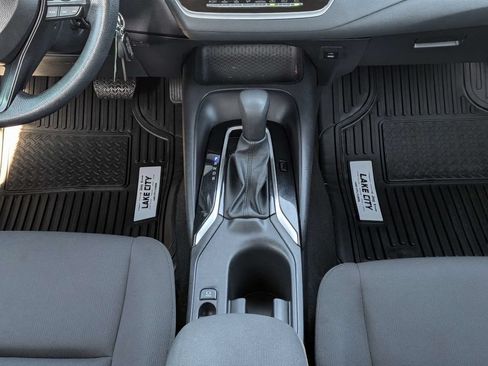 Used 2025 Toyota Corolla LE FWD image 16
