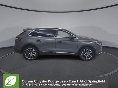 Used 2023 Lincoln Nautilus Reserve AWD/4WD image 17