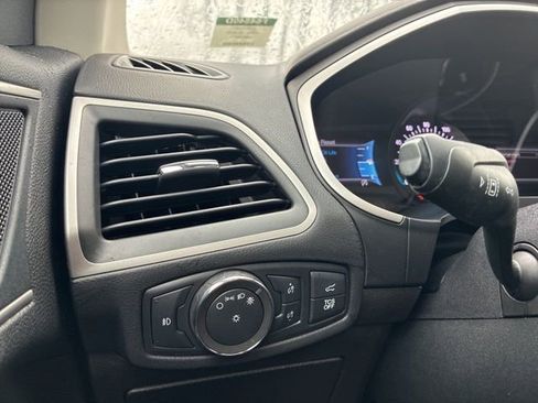 Used 2020 Ford Edge SEL w/ Convenience Package image 26