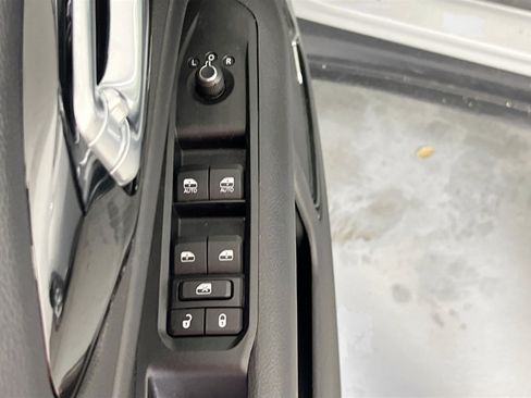 Used 2022 Jeep Compass Trailhawk w/ Sun and Sound Group AWD/4WD image 17