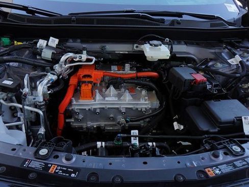 New 2025 Chevrolet Equinox EV LT image 29