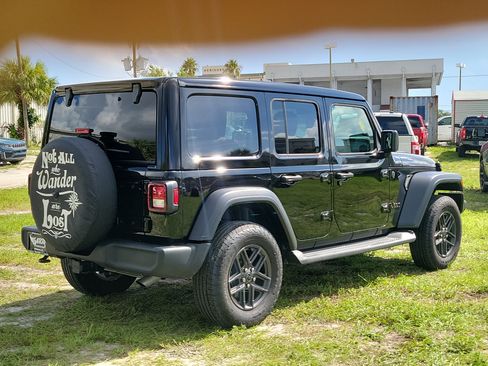 Used 2024 Jeep Wrangler Unlimited Sport AWD/4WD image 4