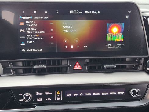 Used 2025 Kia Sportage EX FWD image 15