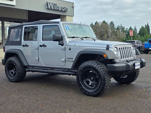 Used 2018 Jeep Wrangler Unlimited Sport w/ Connectivity Group image 26