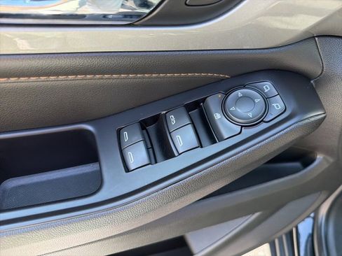 Used 2020 Chevrolet Traverse LT image 19