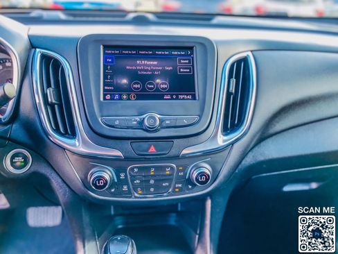 Used 2021 Chevrolet Equinox LT image 24