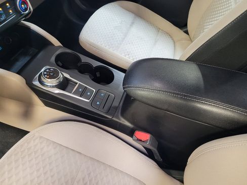 Used 2022 Ford Escape SE AWD/4WD image 26