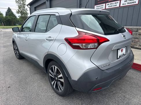 Used 2020 Nissan Kicks SV FWD image 3