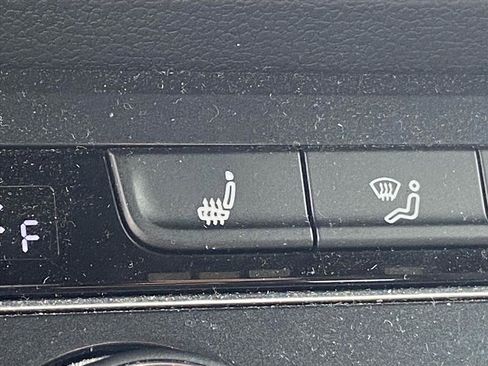 Used 2020 Volkswagen Tiguan SE R-Line w/ 3rd Row Seat Package AWD/4WD image 15
