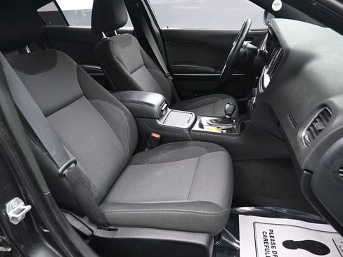 Used 2018 Dodge Charger SXT image 33