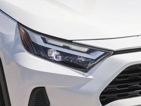 Certified 2024 Toyota RAV4 LE AWD/4WD image 4