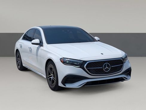 Used 2025 Mercedes-Benz E 350 Sedan image 2