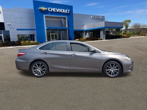 Used 2017 Toyota Camry XLE FWD image 27