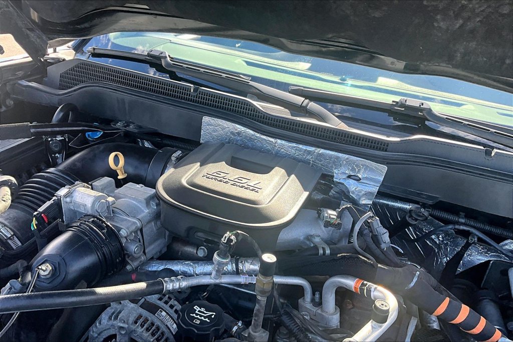 Used 2016 Chevrolet Silverado 2500 High Country w/ Duramax Plus Package AWD/4WD image 34