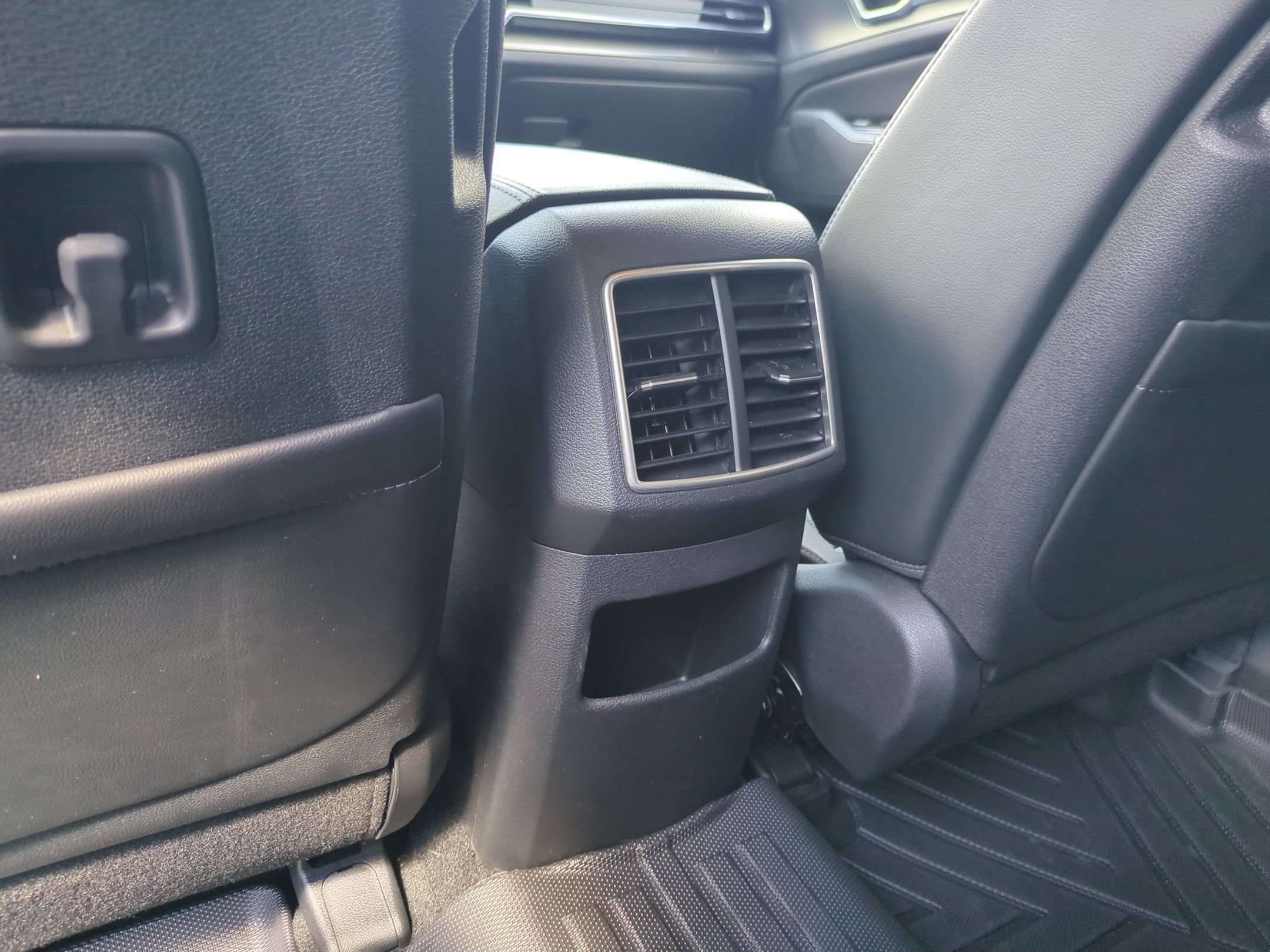 Used 2024 Kia Sportage EX FWD image 29
