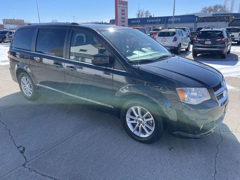 Used 2018 Dodge Grand Caravan SXT image 7