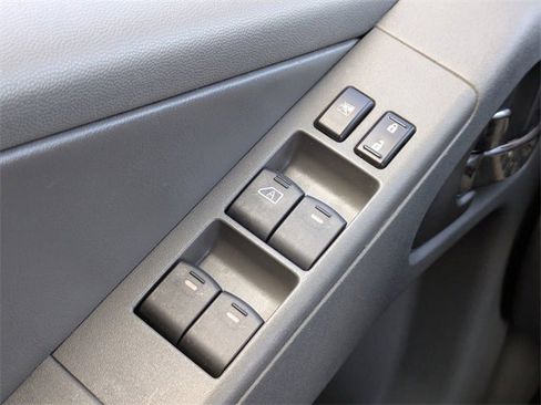 Used 2019 Nissan Frontier SL image 24