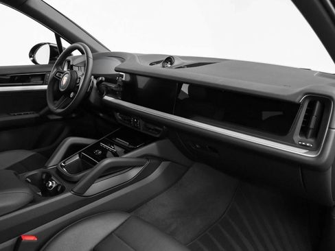 New 2025 Porsche Cayenne image 66