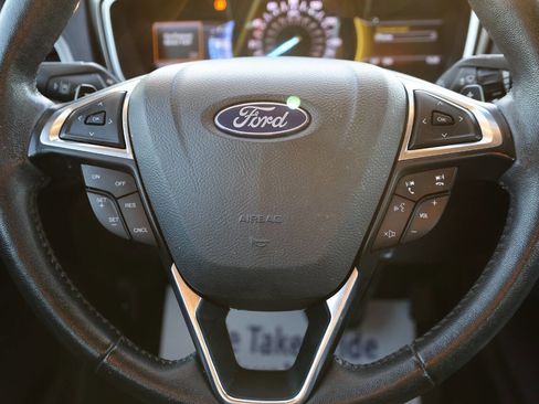 Used 2018 Ford Fusion SE w/ Fusion SE Technology Package image 17