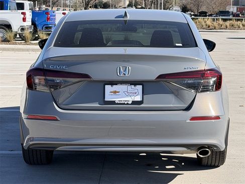 Used 2025 Honda Civic Sport image 5