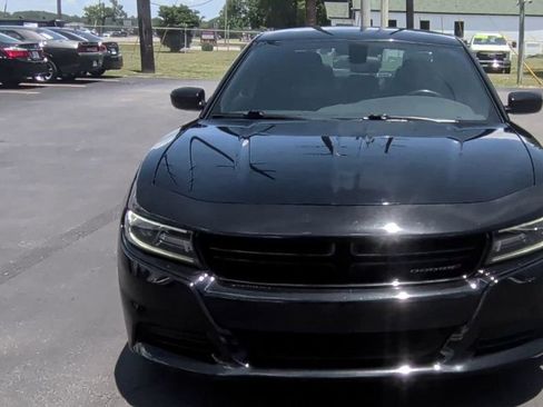 Used 2021 Dodge Charger SXT RWD image 3