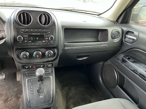 Used 2012 Jeep Patriot Latitude w/ Altitude Pkg image 14