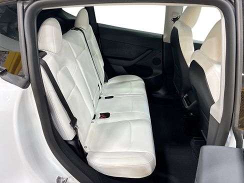 Certified 2023 Tesla Model Y Long Range AWD/4WD image 11