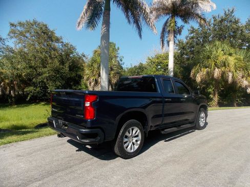 Used 2020 Chevrolet Silverado 1500 Custom w/ Custom Value Package RWD image 3