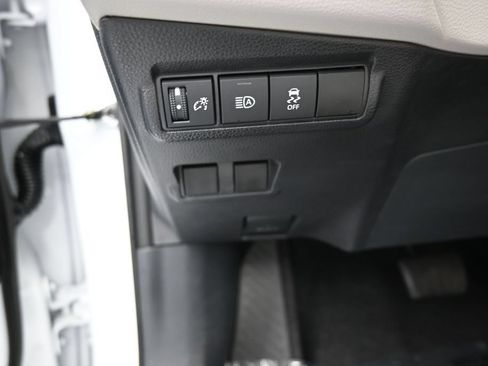Used 2026 Toyota Corolla Cross L FWD image 12