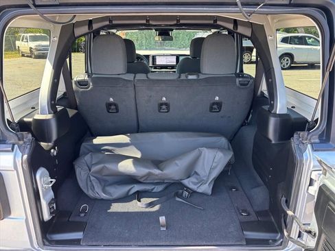 Used 2024 Jeep Wrangler Unlimited Sport AWD/4WD image 26