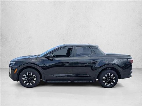 Used 2025 Hyundai Santa Cruz SE image 9