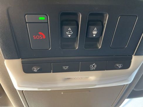 Used 2023 Nissan Rogue Platinum image 14