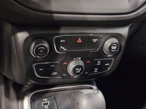 Used 2018 Jeep Compass Sport w/ Tech Group image 29