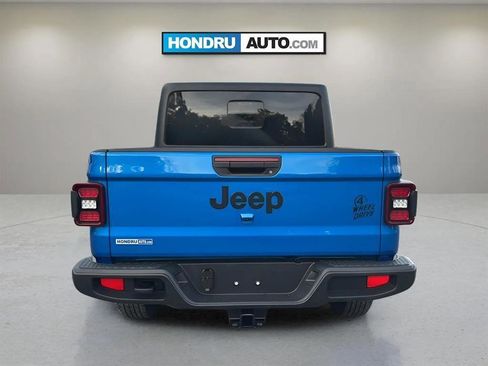 Used 2021 Jeep Gladiator Willys image 8